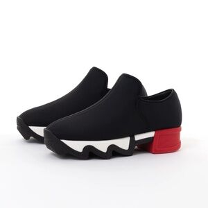✨ WES Black + Red Low Top Sneaker – Vegan – Size 8 – NEW (No Box) ✨